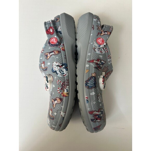 Disney Christmas Mickey And Friends Holiday Treat Crocs Clogs W9/M7 - Picture 3 of 8
